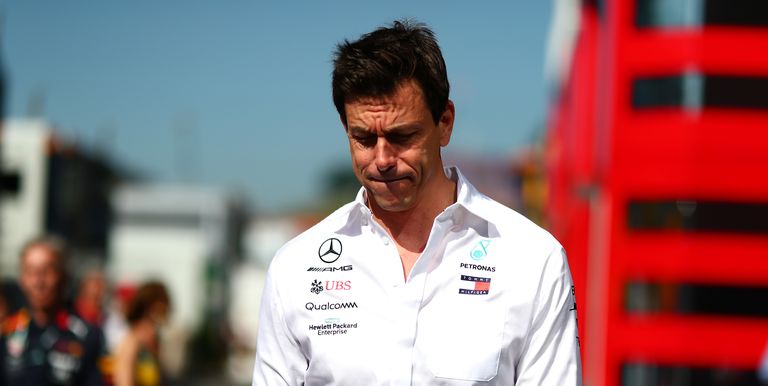 El director de Mercedes está detrás de todo el revuelo, luego de publicado el comunicado de la FIA.