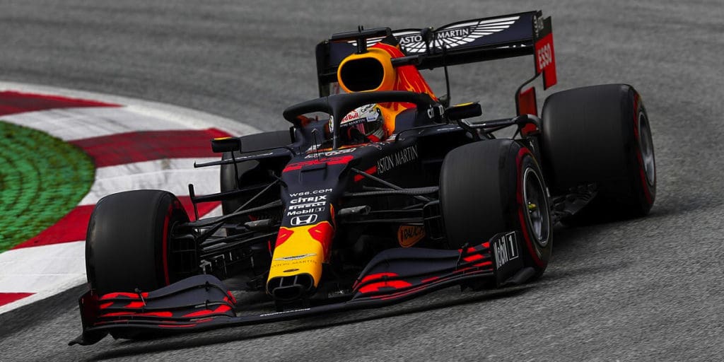 Max Verstappen apuntó que el desempeño de Red Bull se vio afectado por un problema con el alerón delantero.