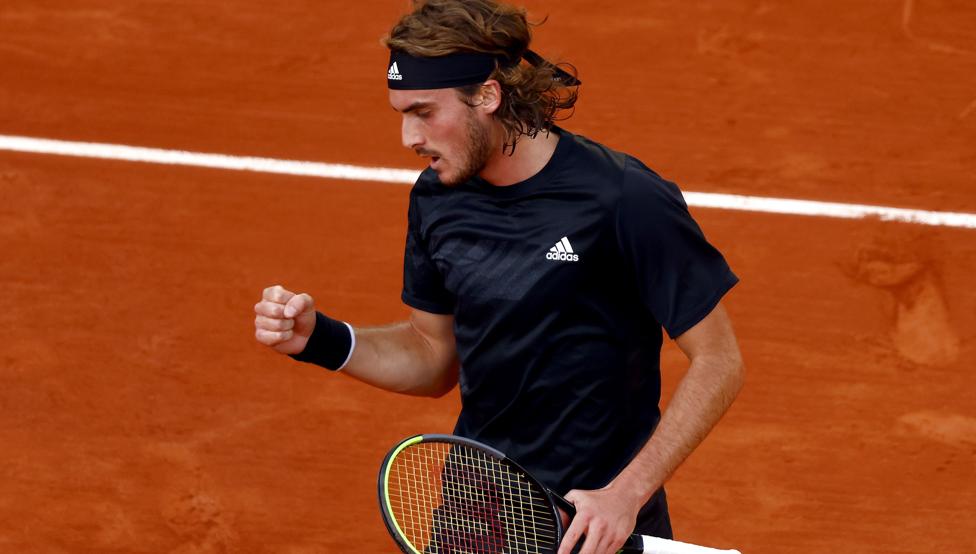 Stefano Tsitsipas en su triunfo de cuartos de Roland Garros.