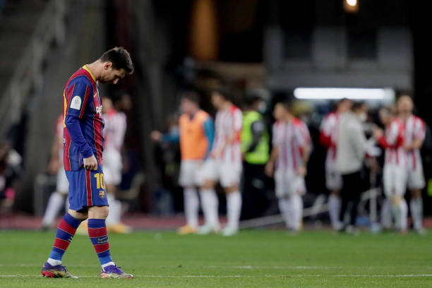 Leo Messi ante el Athletic recibió la primera expulsión de su carrera con el Barcelona.