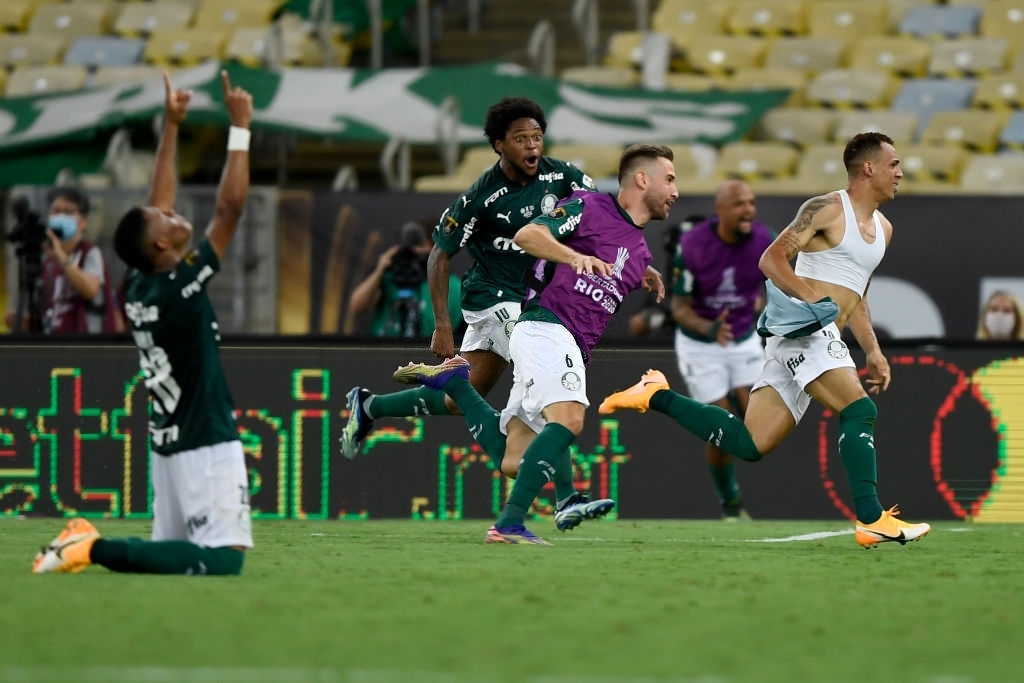 El festejo de Breno, el autor del gol del triunfo de Palmeiras en la Libertadores.