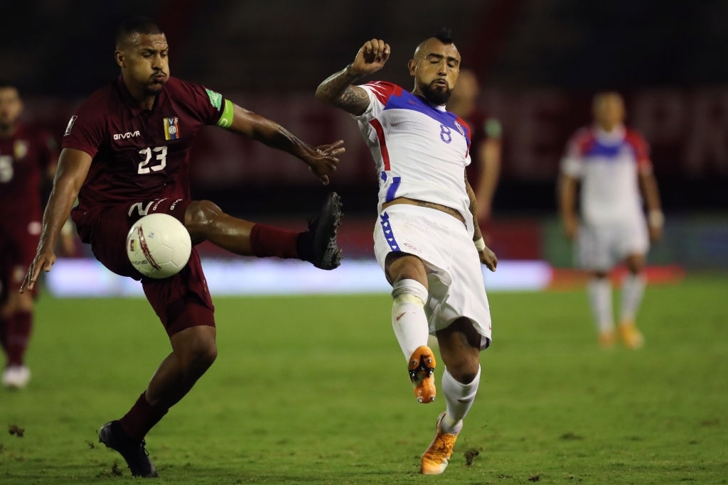 Salomón Rondón y Arturo Vidal, los caudillos de Venezuela y Chile. 