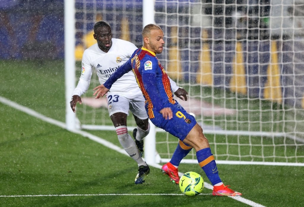 La jugada de Mendy y Braithwaite.