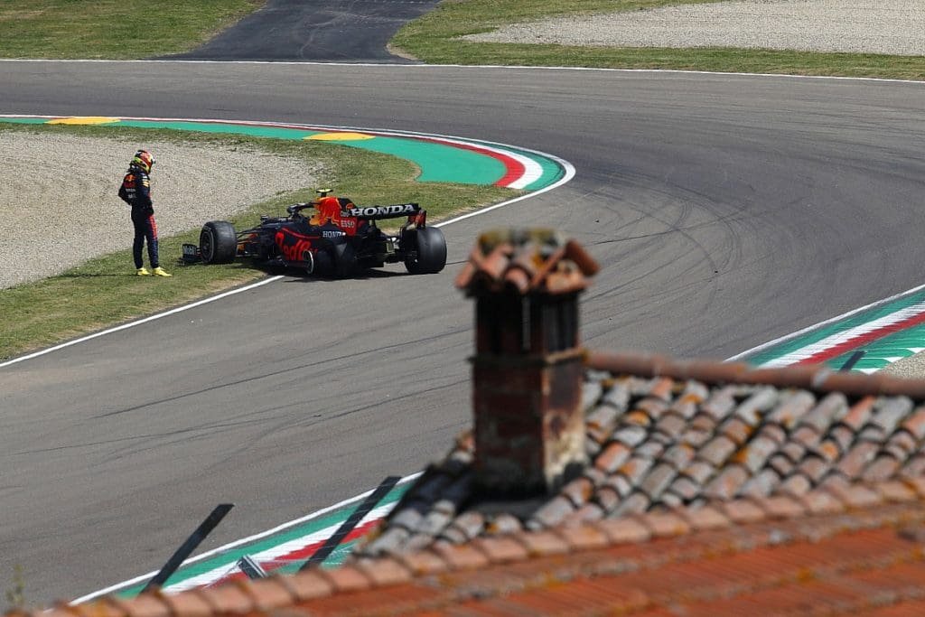 Es necesario que Checo aparezca en la batalla contra Mercedes