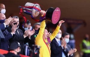 Leo Messi levanta la Copa del Rey