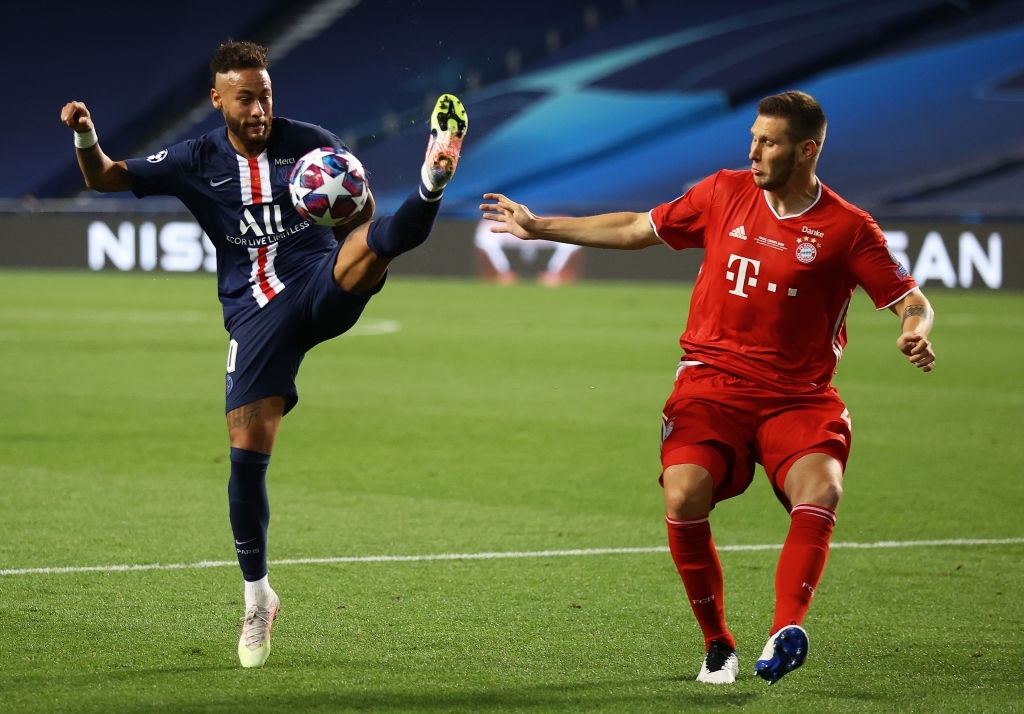 Neymar y Süle en la final de la Champions League 2020 entre Bayern y PSG