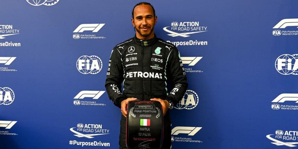 Pole de infarto: Hamilton 1° por casi nada 9 Lewis Hamilton