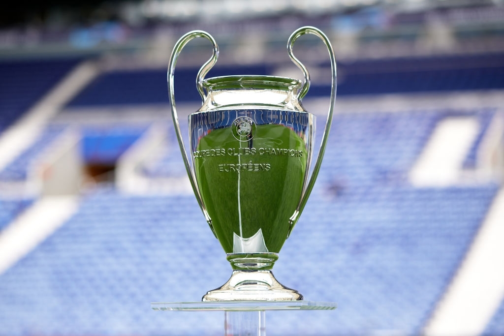 Trofeo de la Champions League en el estadio del Porto