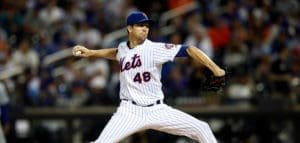 Jacob deGrom hace de todo: Poncha a 10 contrarios e impulsa las carreras de la victoria