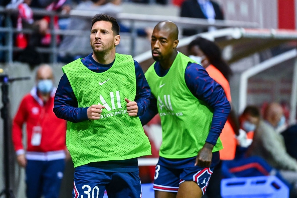 Messi calentando con Kimpembe