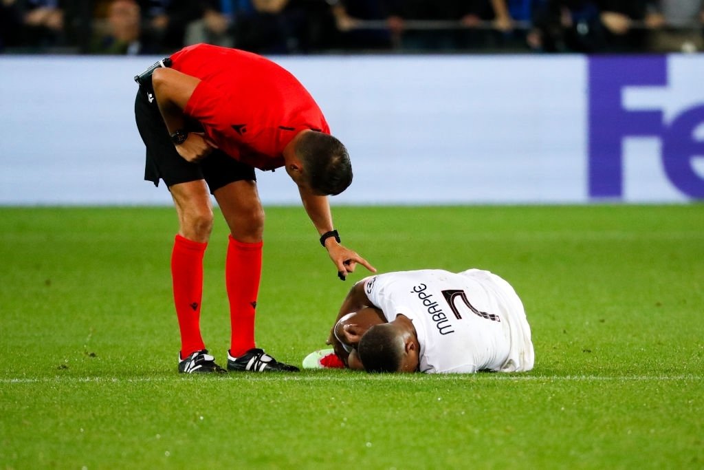 Noche de Brujas: el PSG de Messi, Neymar y Mbappé empató en Bélgica 2 Kylian Mbappé