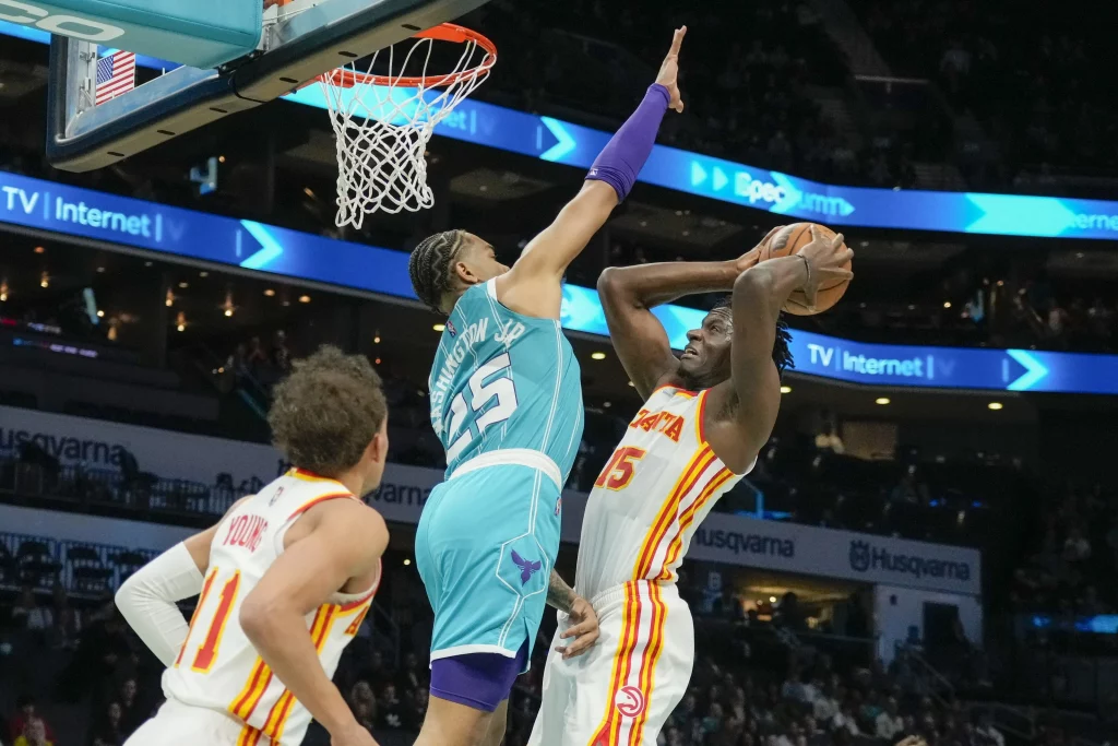 Los Hornets vencen 116-106 a los Hawks 2 17909069