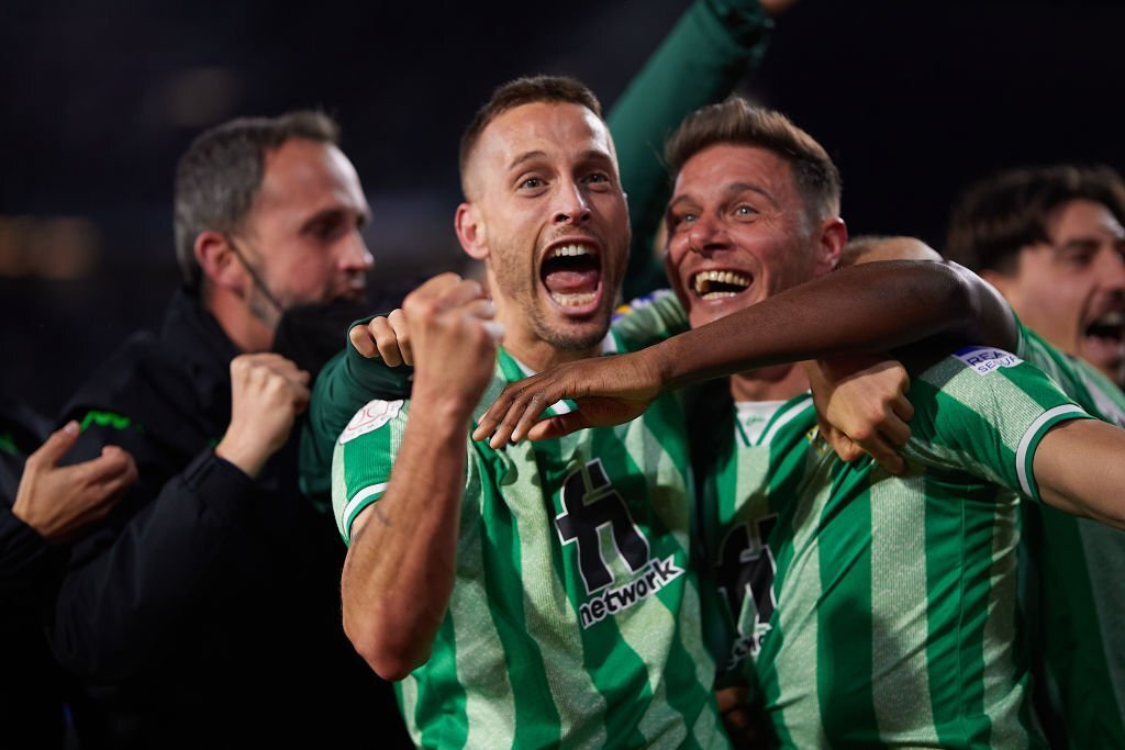 Canales y Joaquín durante el festejo del Real Betis
