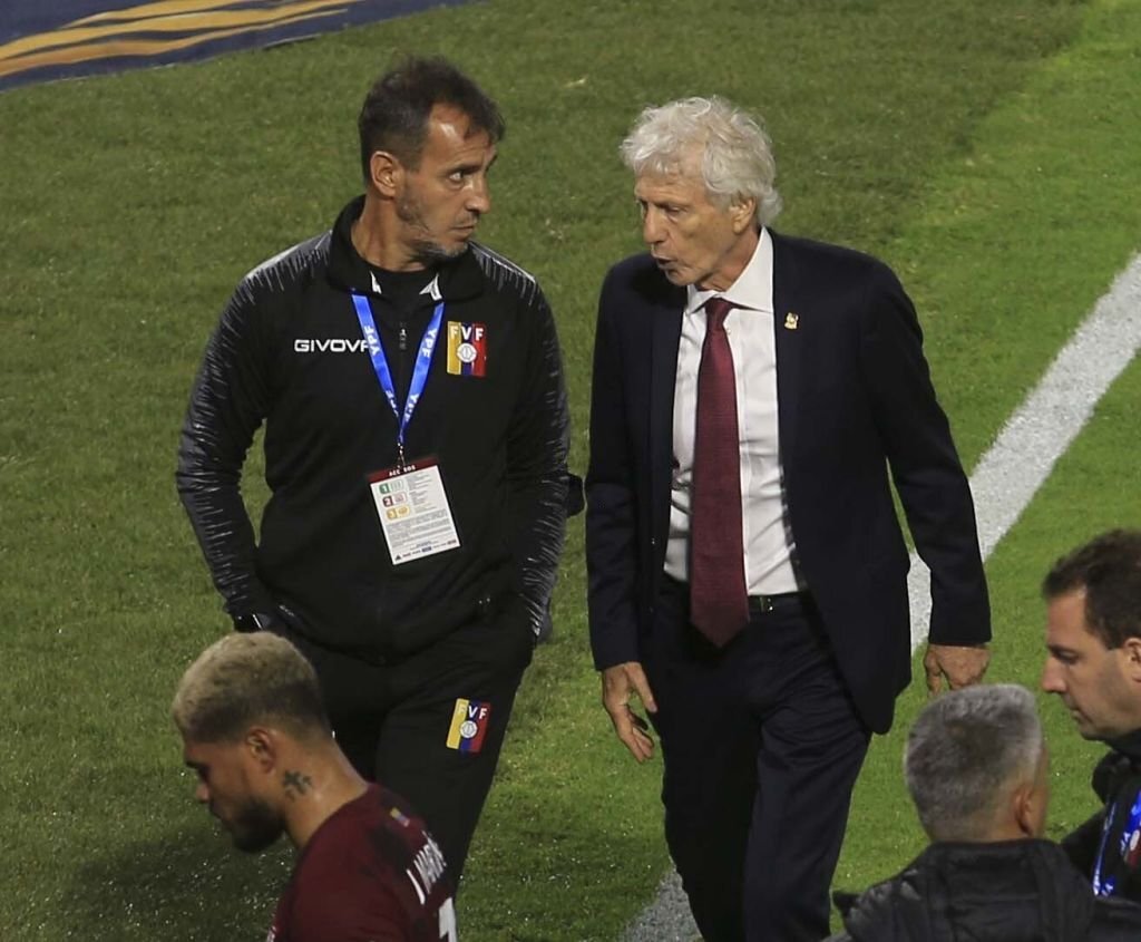 Fernando Batista y José Pékerman, en el duelo de la Vinotinto ante Argentina por Eliminatorias