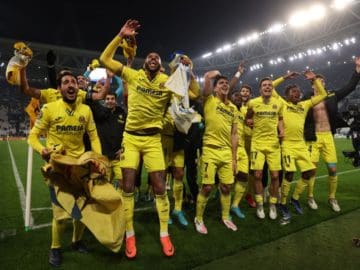 Villarreal festeja su clasificación a cuartos de final de la Champions League