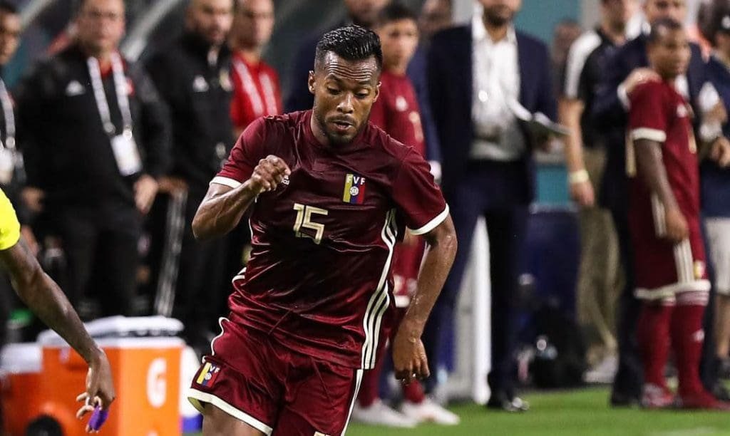 “Cariaco” González y su magia esperan su momento en la Vinotinto 1 "Cariaco" González con la Vinotinto