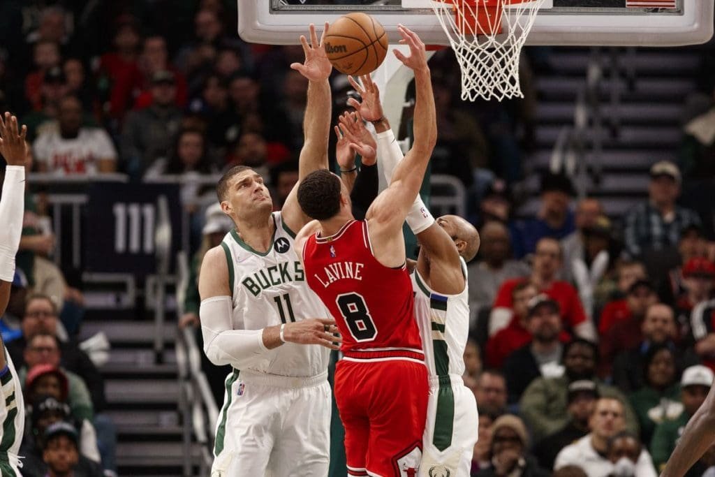 Los Bucks hicieron respetar la casa y derrotaron 126-98 a los Bulls 1 usa today 17950925.0