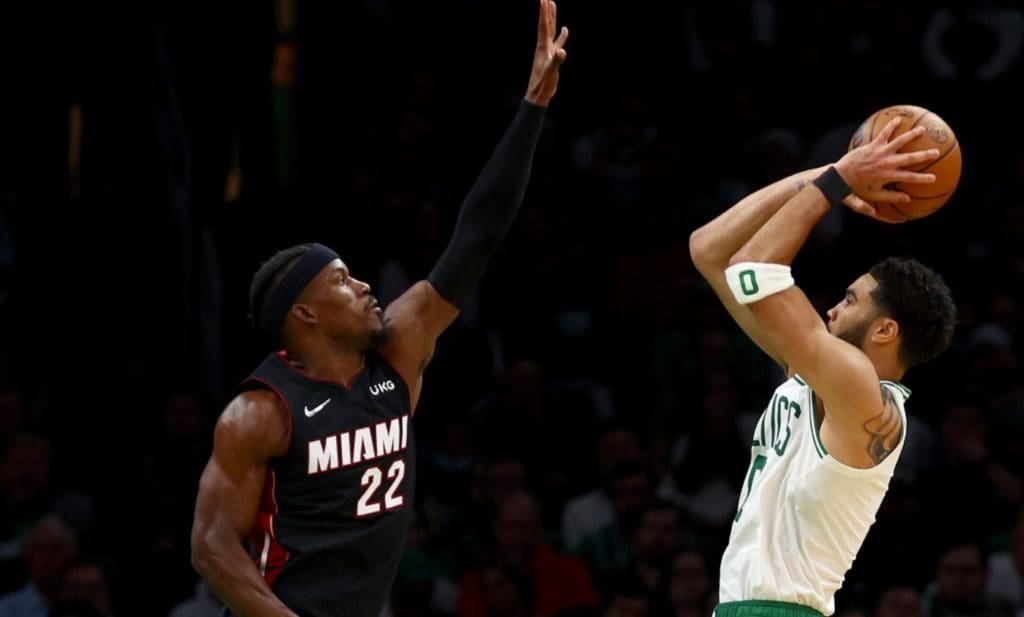 Jayson Tatum y los Celtics aplastaron a un ineficaz Heat: Serie 2-2 1 Jayson Tatum