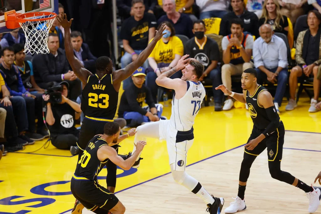 Análisis de la masterclass defensiva de los Warriors en el juego 1 7 rss efe23ea08b3e3e26dfe2d11580af6fbe868dc10049bw