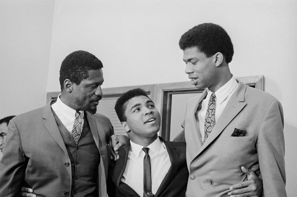 Bill Russell, Muhammad Ali y el joven Lew Alcindor, luego llamado Kareem Abdul-Jabbar