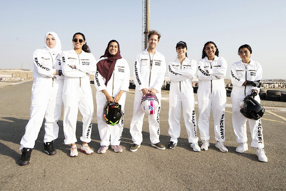 sebastian vettel karting arabia saudita 