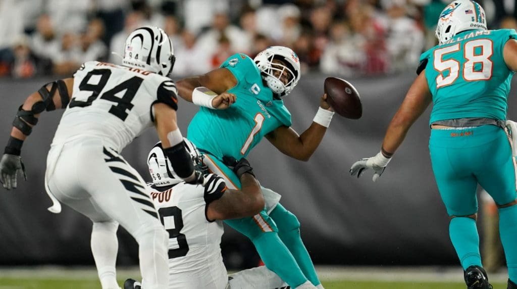 Sin Tua Tagovailoa por conmoción, Dolphins perdió el invicto contra los Bengals 7 Tua Tagovailoa
