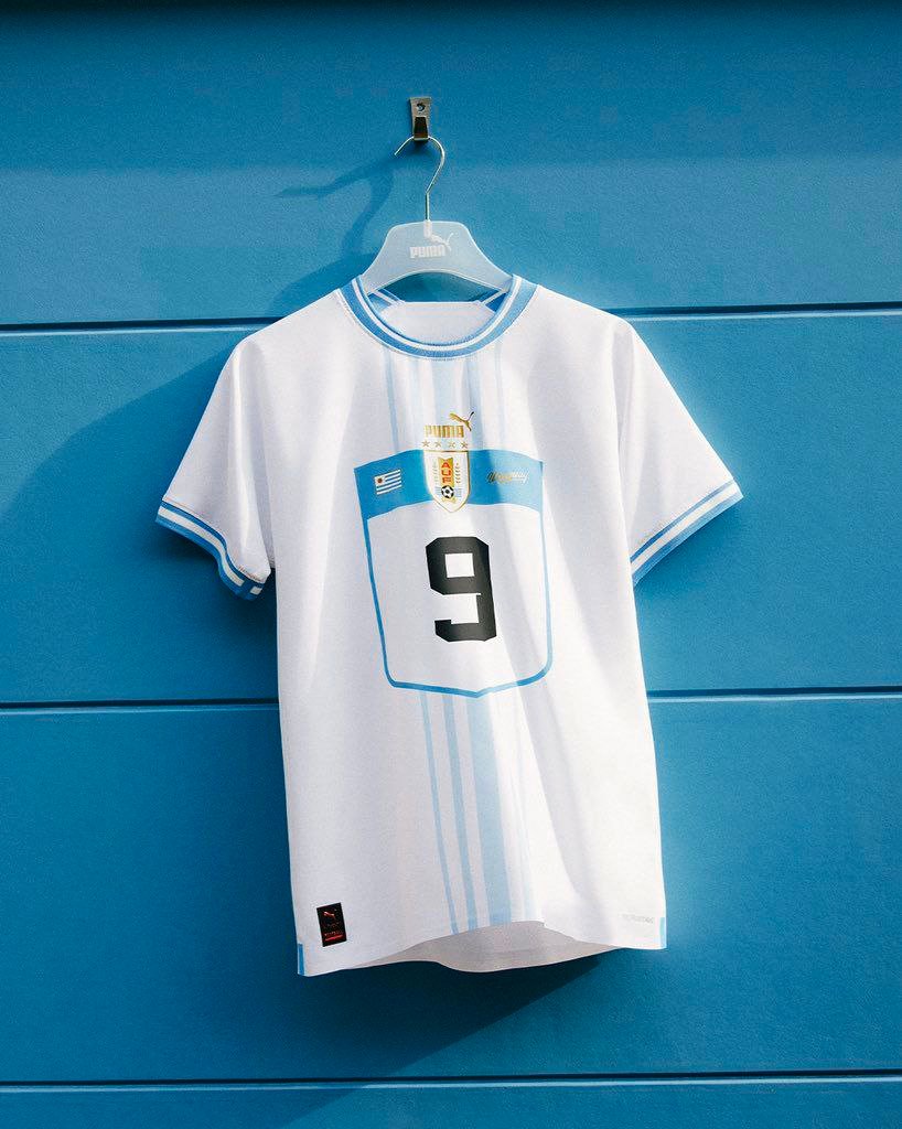 Uruguay, una de sus camisetas en el Mundial de Qatar