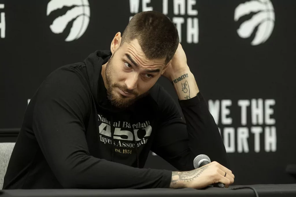 Juancho Hernangómez hace su presentación con los Raptors: "Bo Cruz no ha aportado nada a mi juego" 5 Juancho