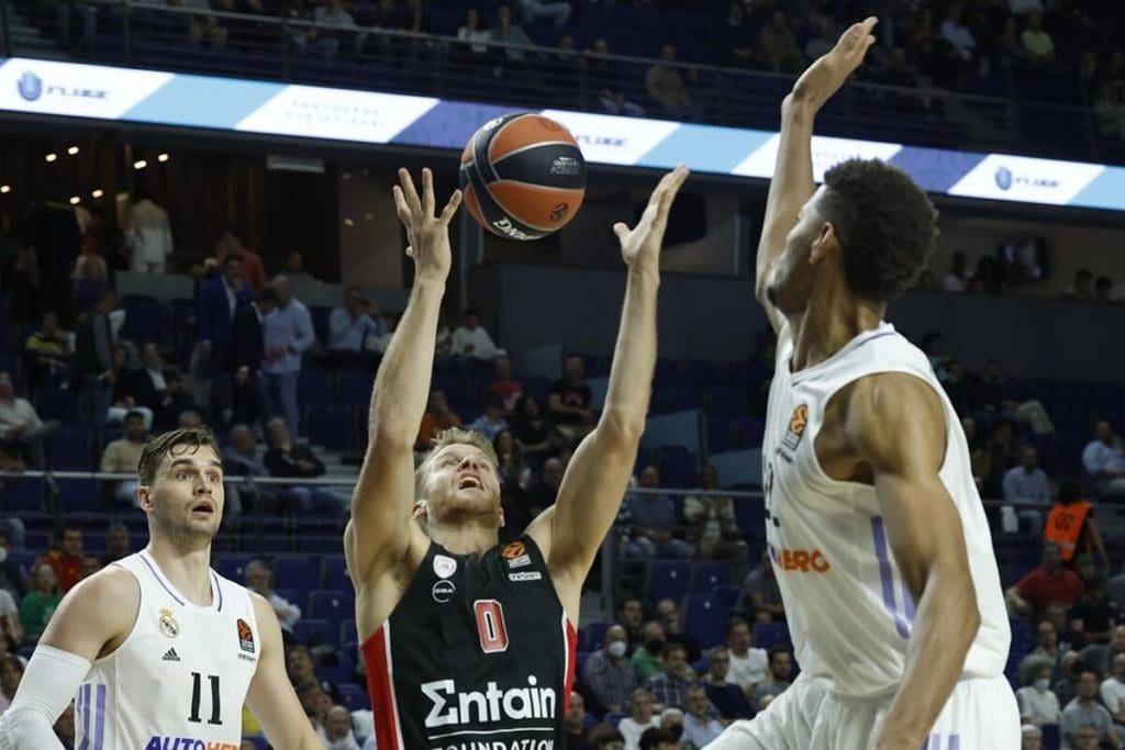 El Olympiacos supera al Real Madrid 89-87 en la Euroliga 7 16662077803997