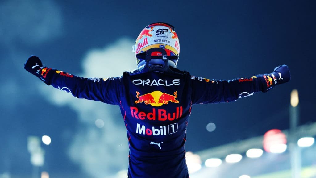 asi fue la celebracion de checo perez su triunfo en el gp de singapur