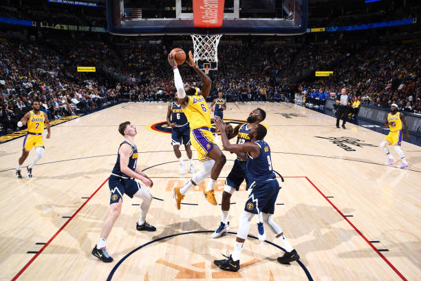 Los Nuggets extienden la racha de derrotas de los Lakers 2 image 23