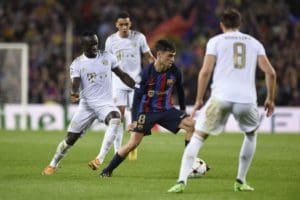 Pedri intentó revolucionar al Barcelona en Champions League, pero no pudo