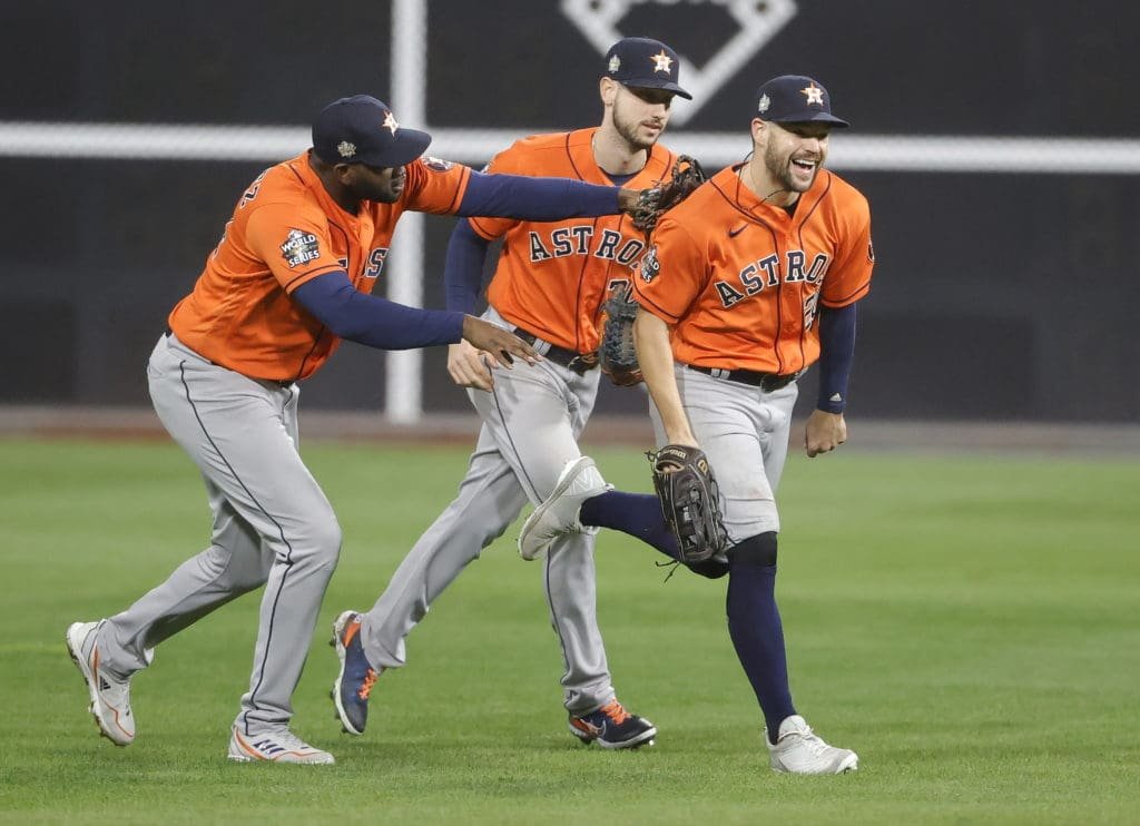Los Astros vencen a Phillies y ponen la Serie Mundial a tiro 10 928c40d7d40a92eb7a65dfa93e81a786cb94c95e