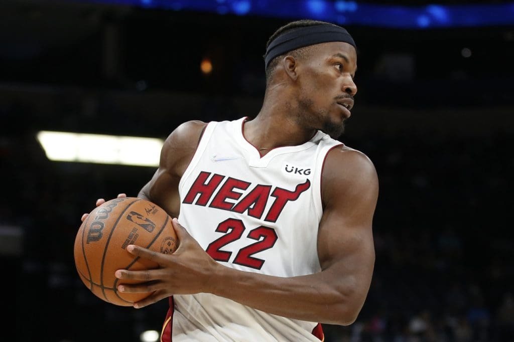 El Heat hizo respetar la casa y derrotó 116-109 a los actuales campeones, los Warriors 4 Jimmy Butler