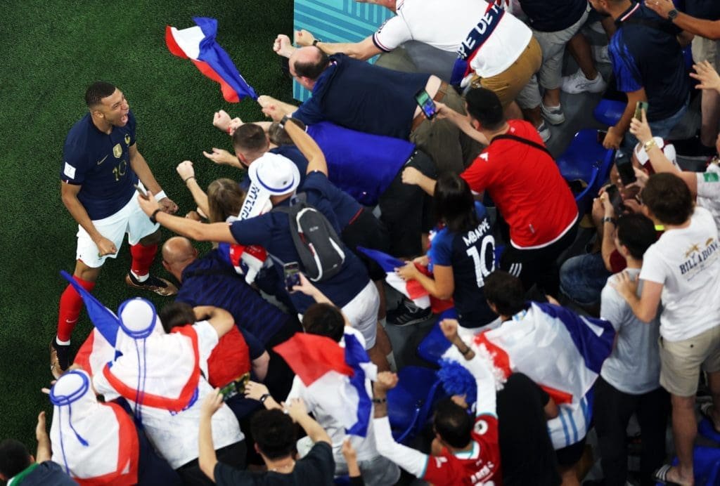 Kylian Mbappé y el público de Francia