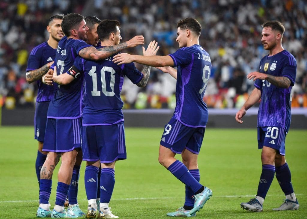 Argentina aplasta 5-0 a Emiratos Árabes Unidos en su amistoso previo a Qatar 2022 1 Argentina