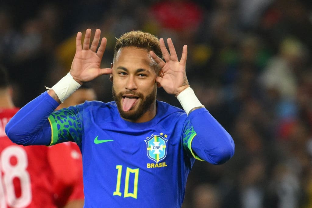 Neymar celebrando un gol con Brasil.