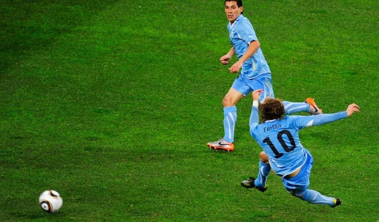 #RetroHSM Diego Forlán, el maestro de la Jabulani en Sudáfrica 2010