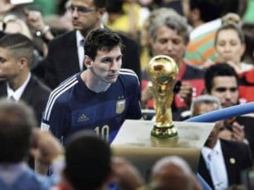 La foto más icónica de Brasil 2014: Leo Messi mira la copa perdida ante Alemania