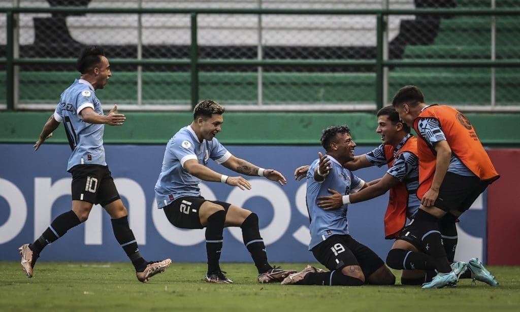 Uruguay goleó 3-0 a Venezuela este martes, por el Sudamericano sub 20