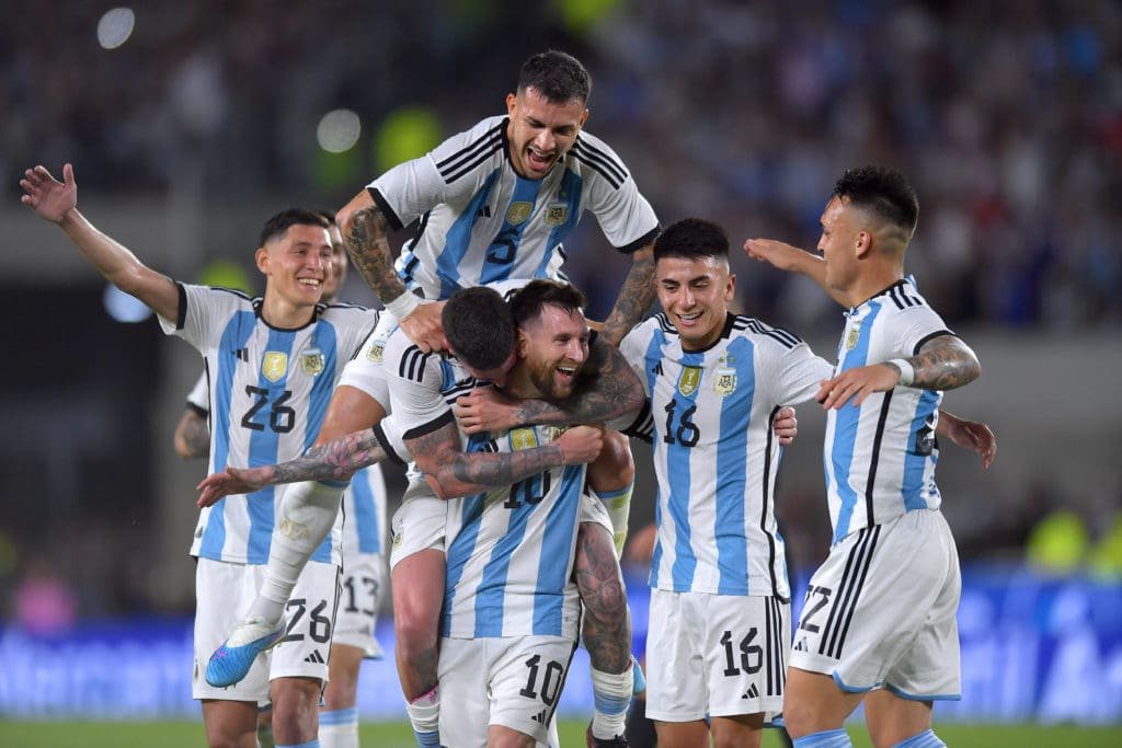 Messi marca su gol 800 en la fiesta de los campeones del mundo en Argentina 5 Messi