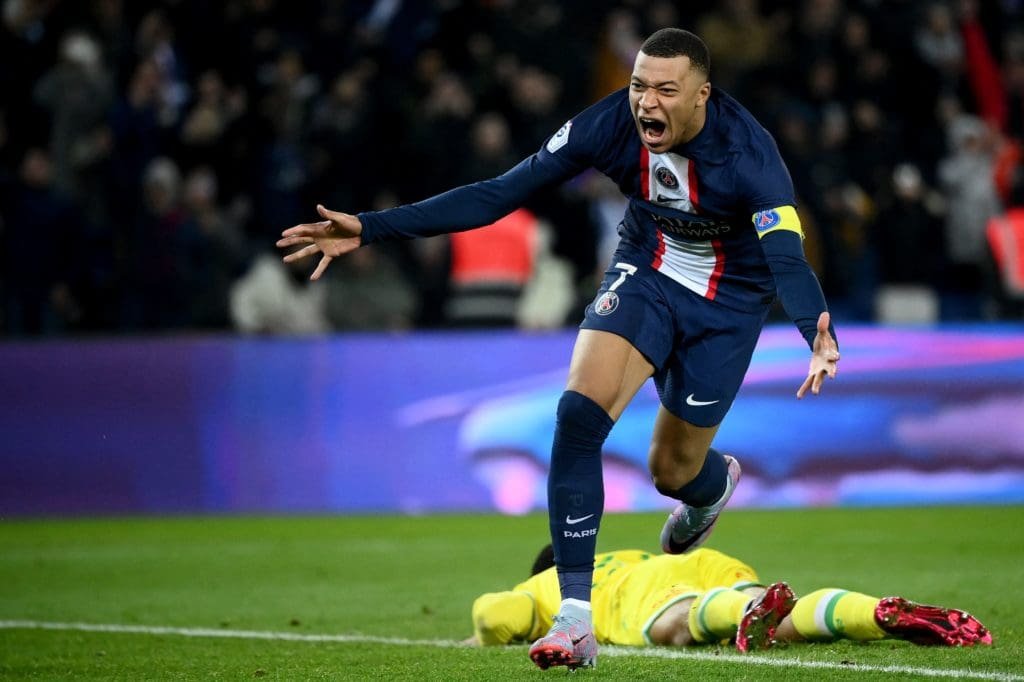 Kylian Mbappé se convierte en el goleador histórico del PSG en la victoria ante el Nantes 2 PSG