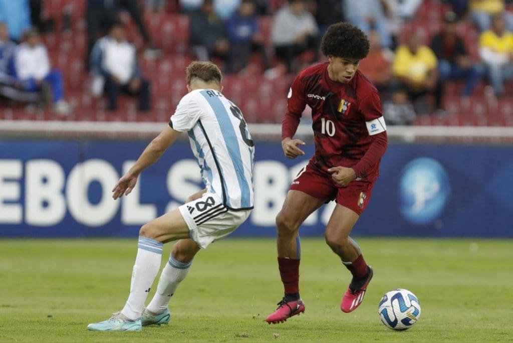 Sudamericano sub 17: Venezuela se quedó corta ante Argentina 1 David Martínez en el duelo entre Venezuela y Argentina. Foto: Conmebol.