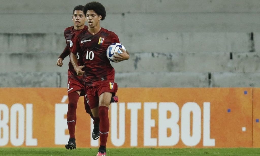 David Martínez continúa creciendo a paso firme en las juveniles de la Vinotinto 7 David Martínez, figura de la Vinotinto en el Sudamericano sub 17. Foto: Conmebol.