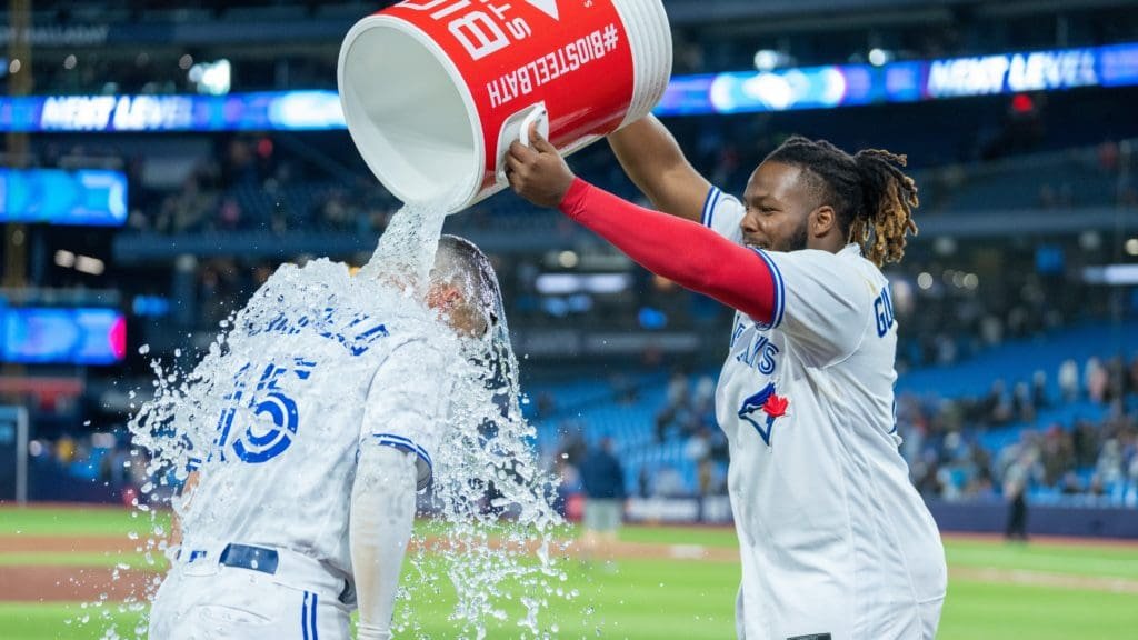 Los Blue Jays remontan en Toronto 1 Fuh67hDXwAEGBBC