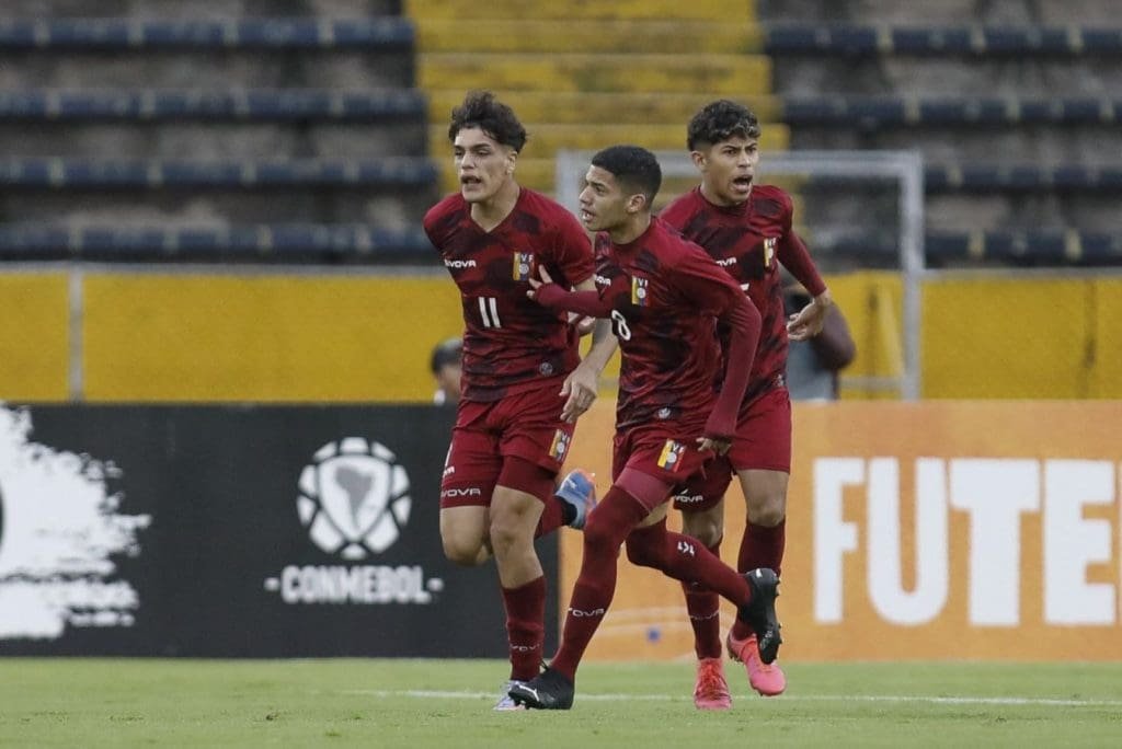 Venezuela cayó con las botas puestas ante Brasil 6 Juan Arango Jr. anotó el gol del descuento de Venezuela ante Brasil. Foto: Conmebol