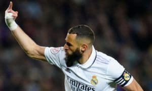 Karim Benzema, autor de triplete y asistencia en el Camp Nou.