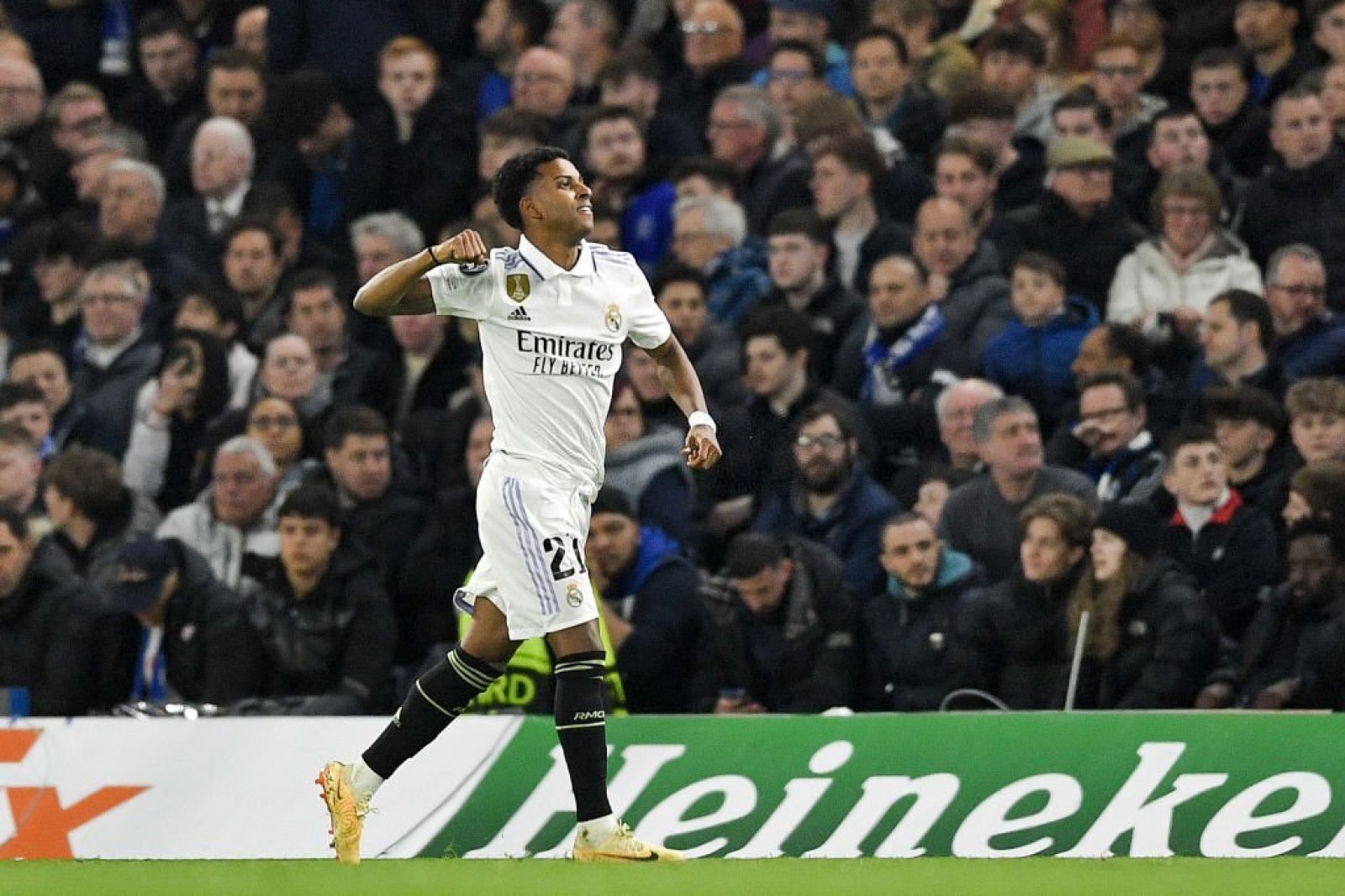 Rodrygo marcó doblete en la victoria de Real Madrid sobre Chelsea.