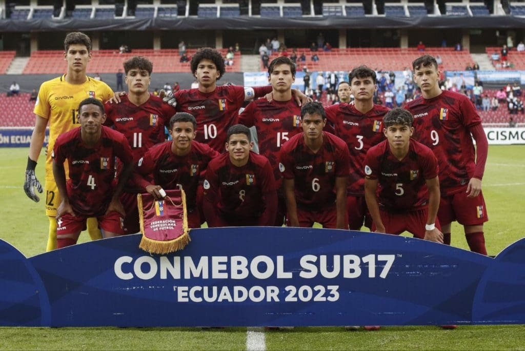 Venezuela antes del cotejo contra Argentina en el Hexagonal final del Sudamericano sub 17. Foto: Conmebol.