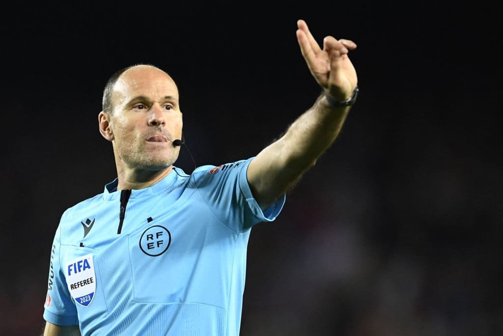 Adiós y hasta nunca: Mateu Lahoz no dirige más 1 Mateu Lahoz se retira al final de la temporada